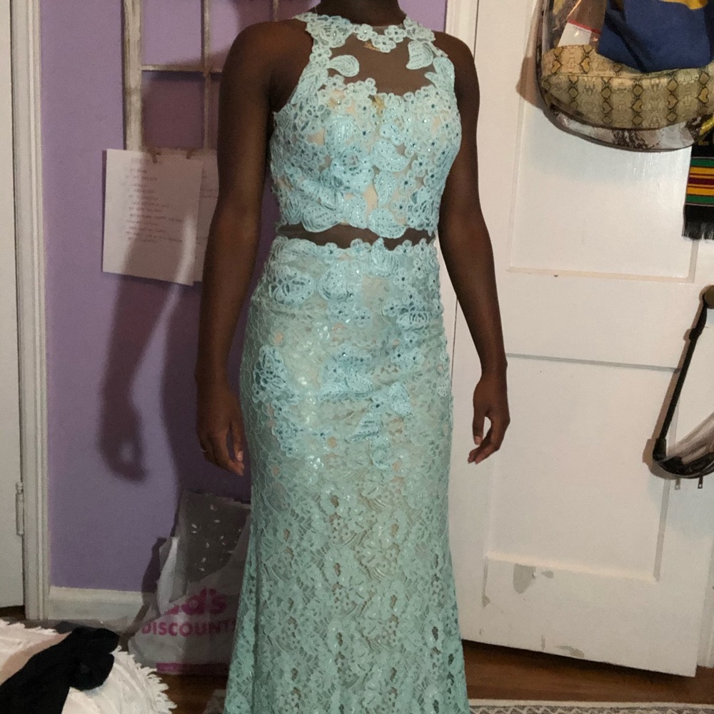LACE DRESS